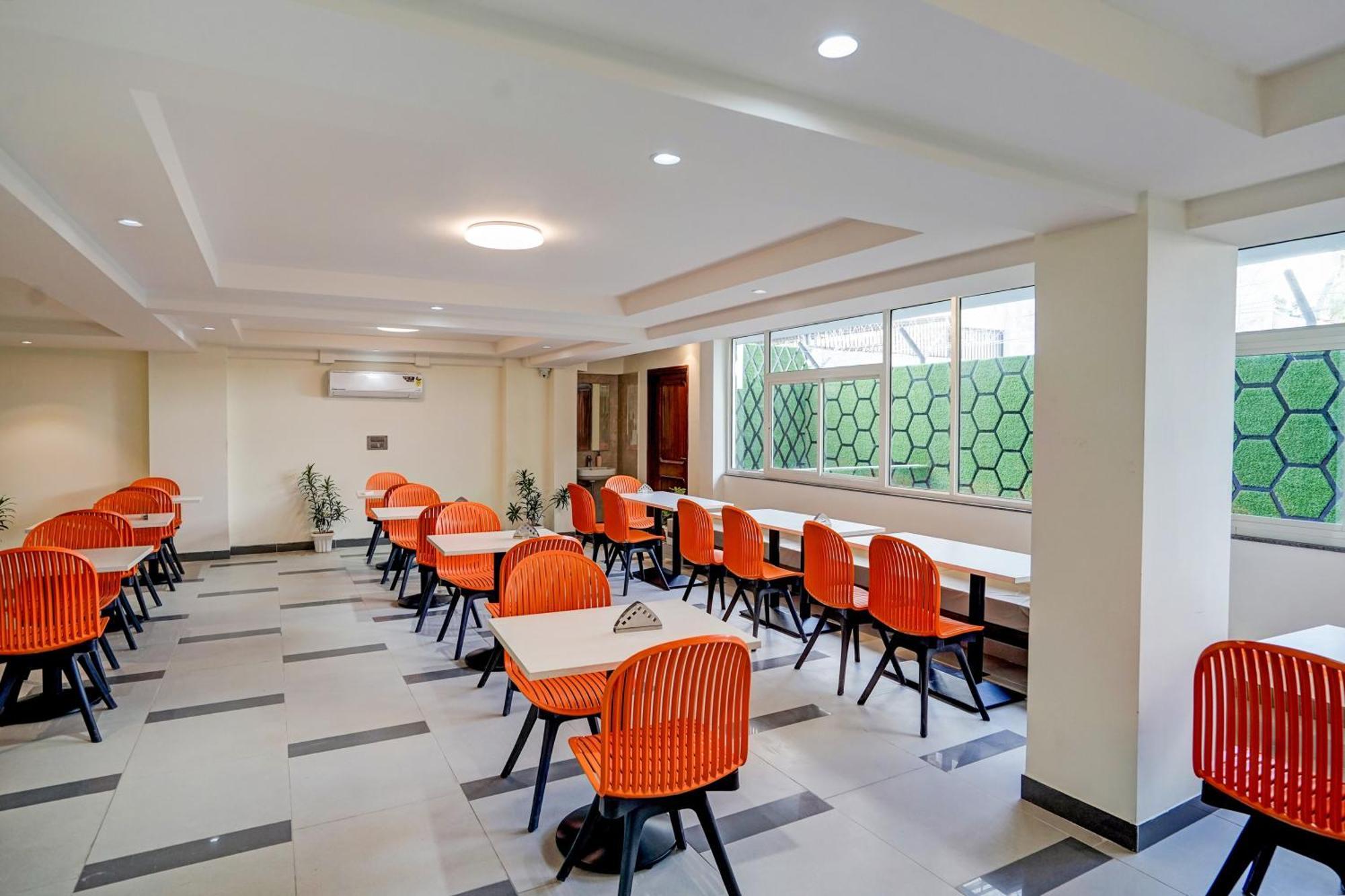 Hotel O Parkinn Gurgaon Exterior foto